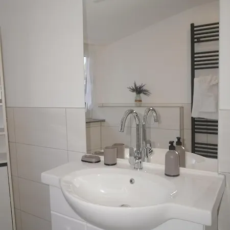 In Zentrum 2 غيرولشتاين