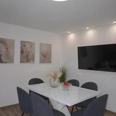 In Zentrum 2 * غيرولشتاين